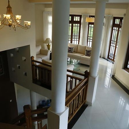 Crown Hills Kandy Inn Eksteriør billede