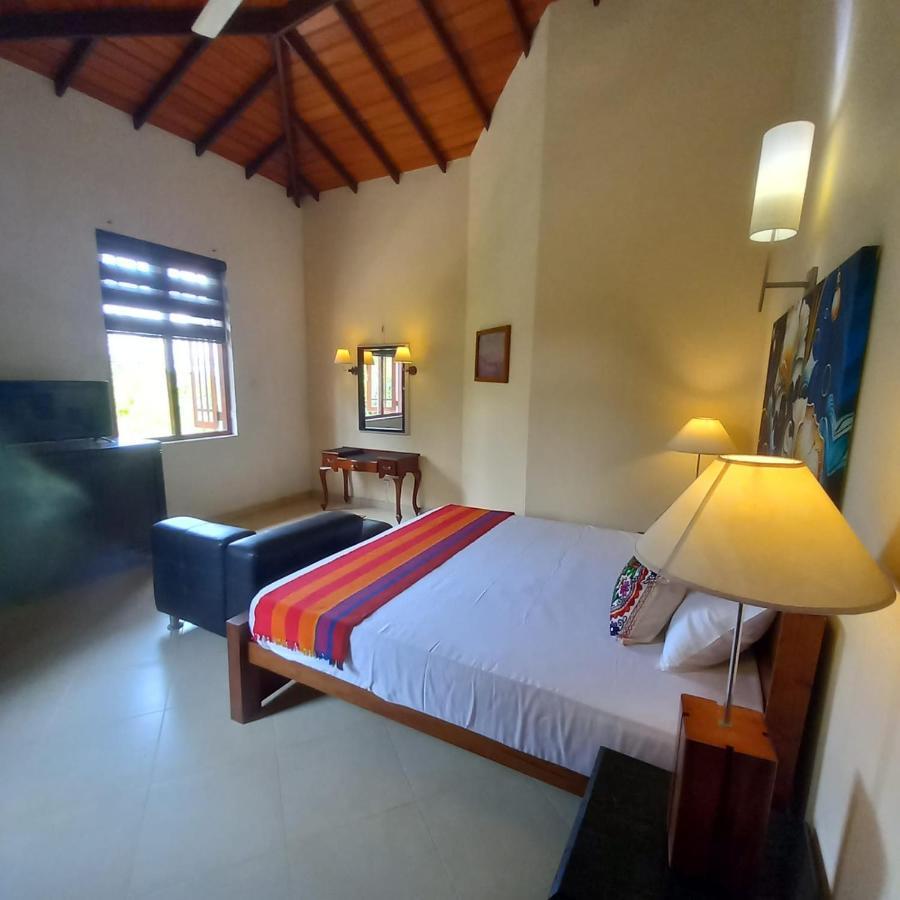 Crown Hills Kandy Inn Eksteriør billede
