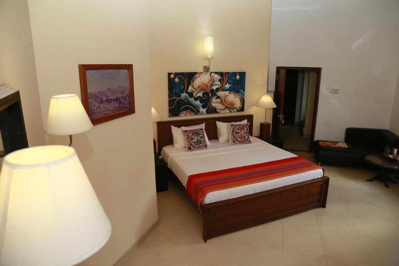 Crown Hills Kandy Inn Eksteriør billede