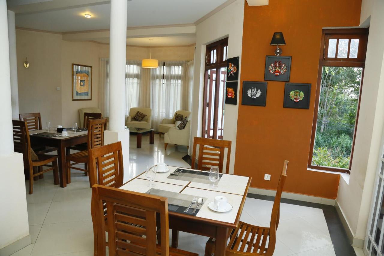 Crown Hills Kandy Inn Eksteriør billede