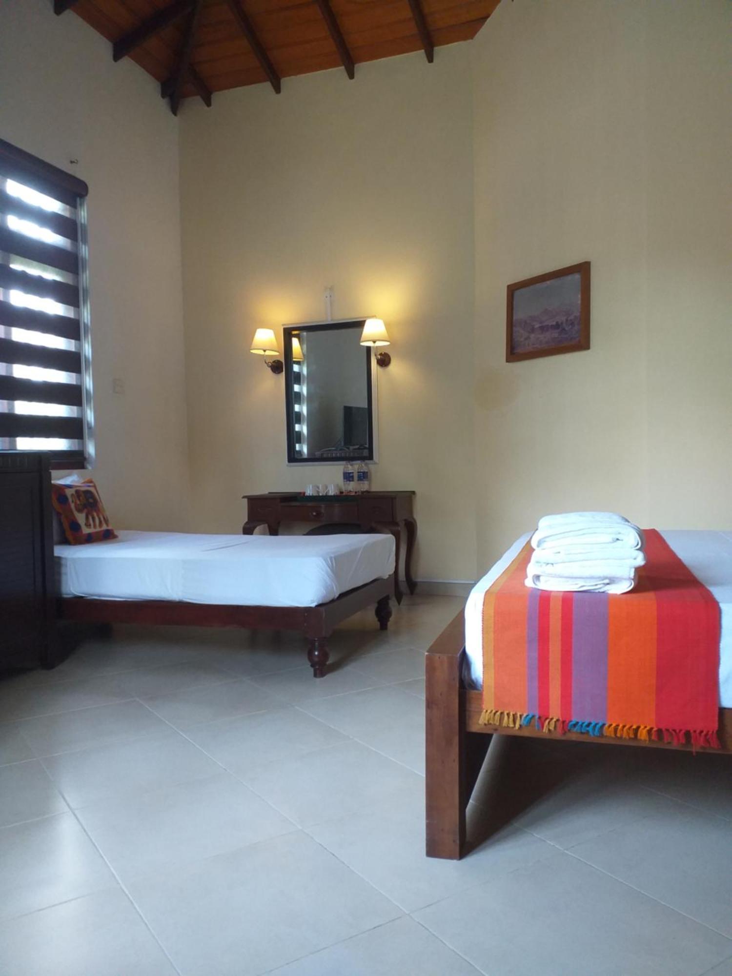 Crown Hills Kandy Inn Eksteriør billede