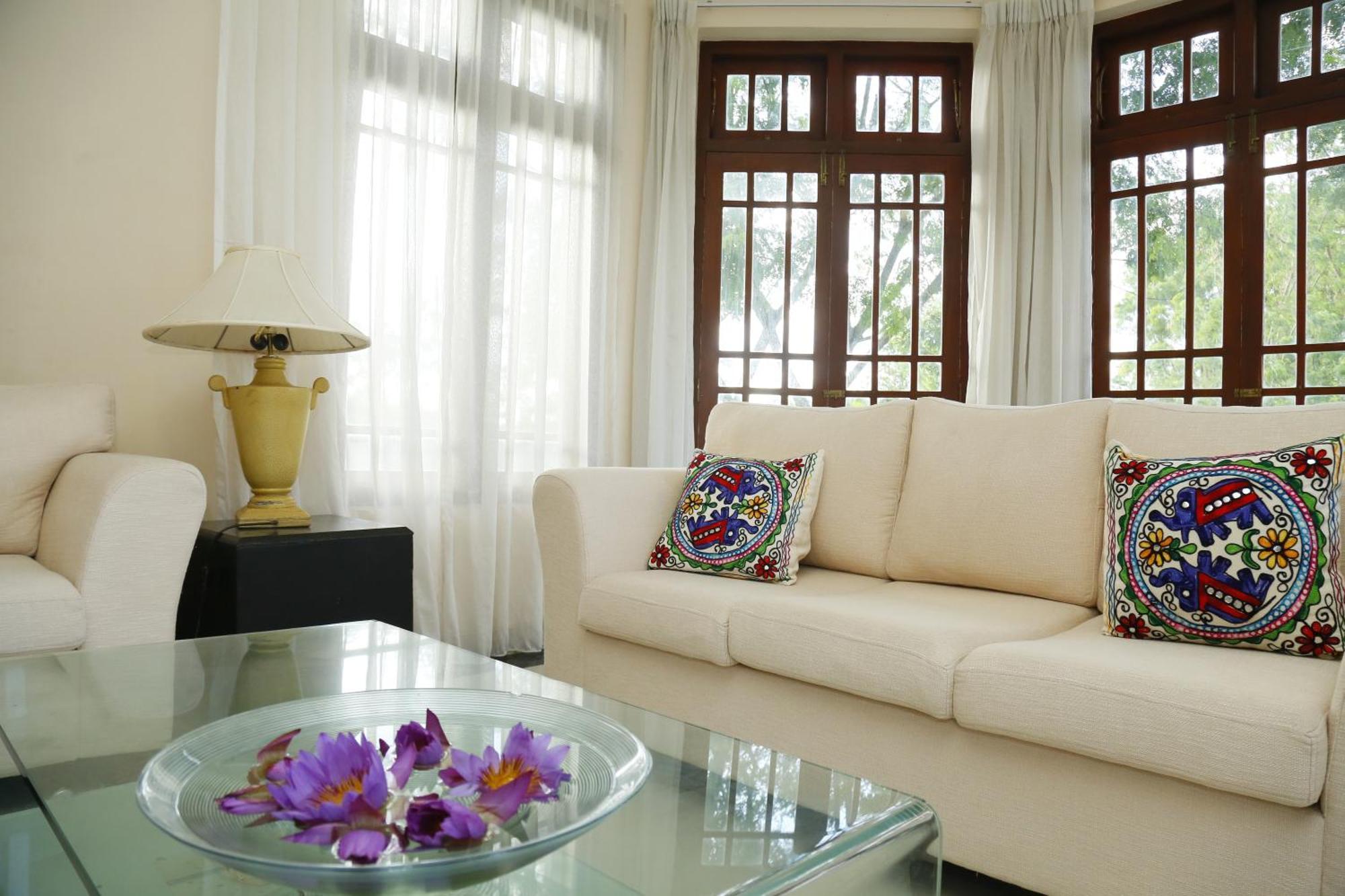Crown Hills Kandy Inn Eksteriør billede